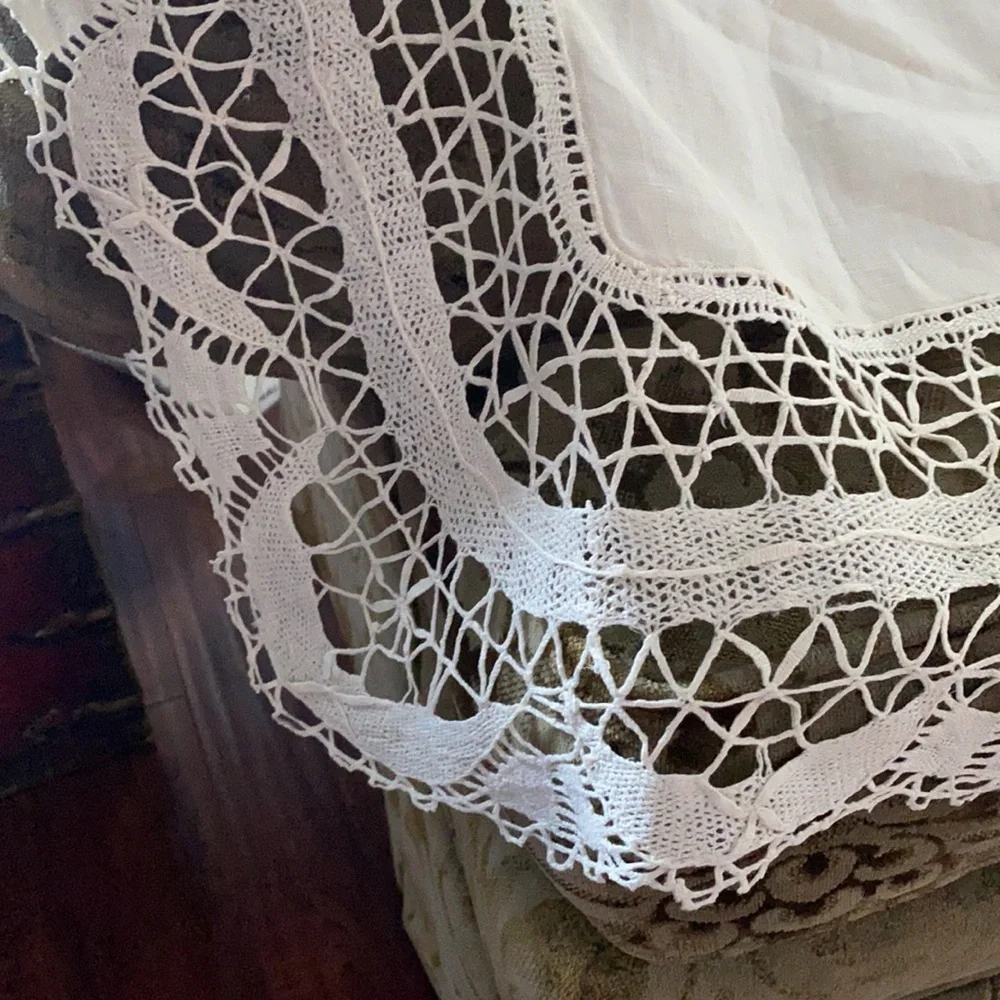 Vintage Cream Linen Tablecloth Heavy Battenberg Lace Inset Scalloped Edge 44x46